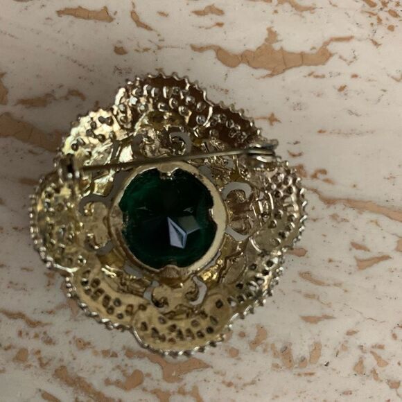 Green brooch  - Picture 3 of 8